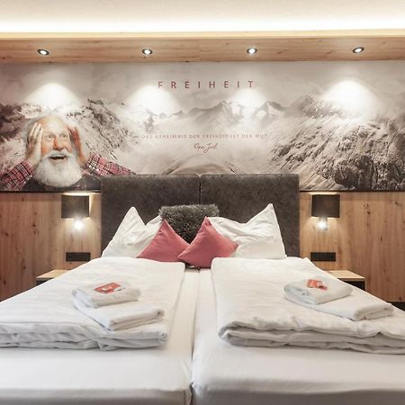 לאנגנפלד First Mountain Hotel Oetztal מראה חיצוני תמונה
