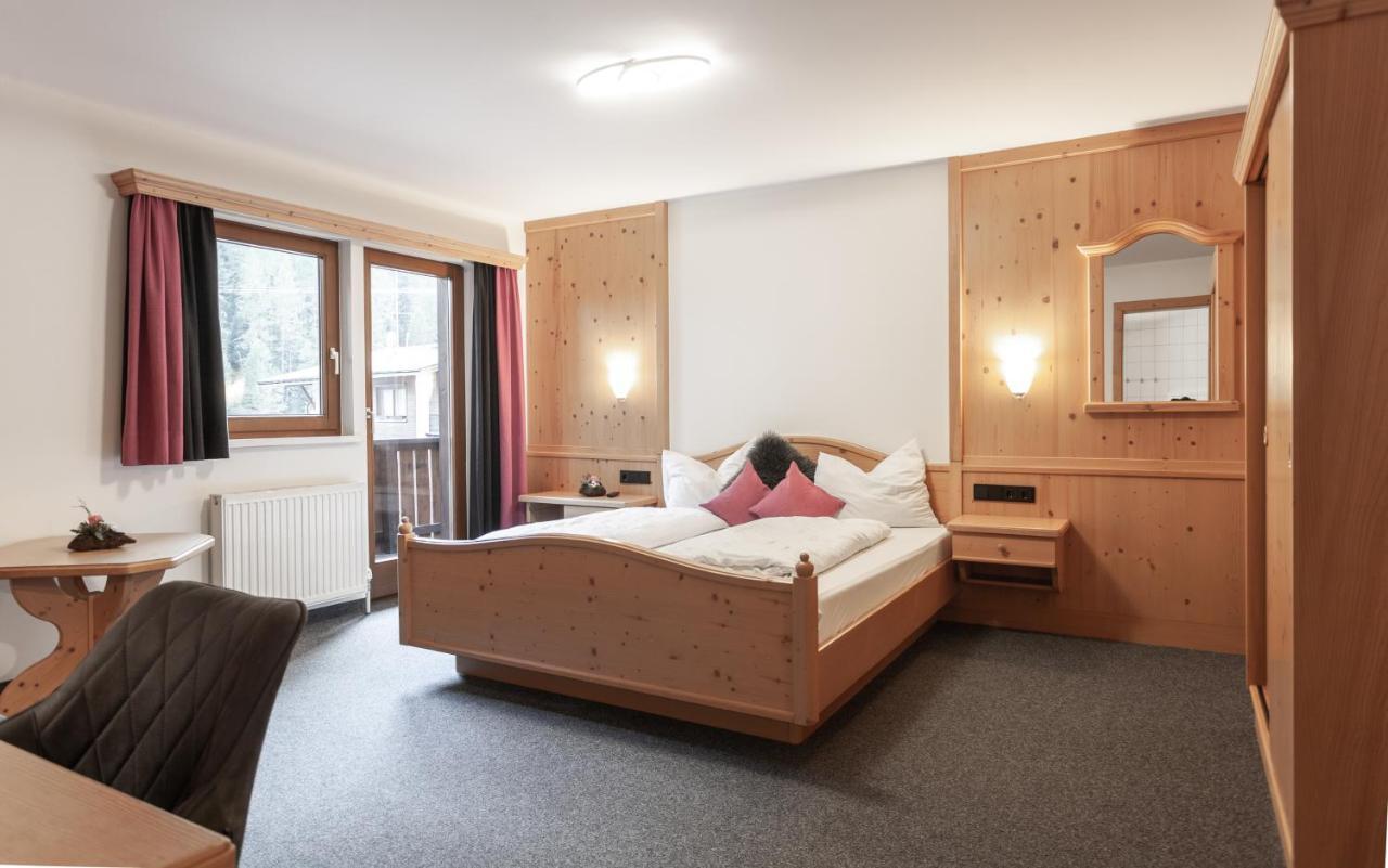 לאנגנפלד First Mountain Hotel Oetztal מראה חיצוני תמונה