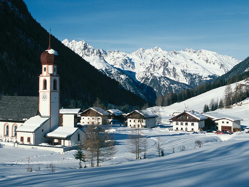 לאנגנפלד First Mountain Hotel Oetztal מראה חיצוני תמונה