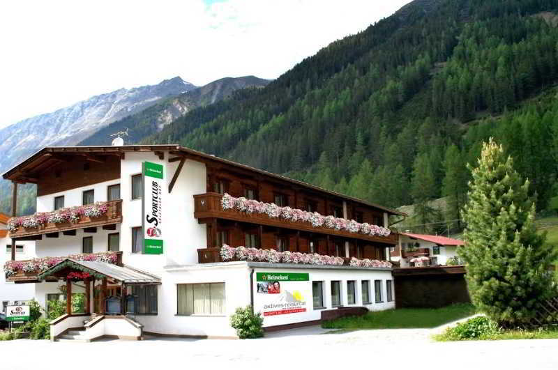 לאנגנפלד First Mountain Hotel Oetztal מראה חיצוני תמונה